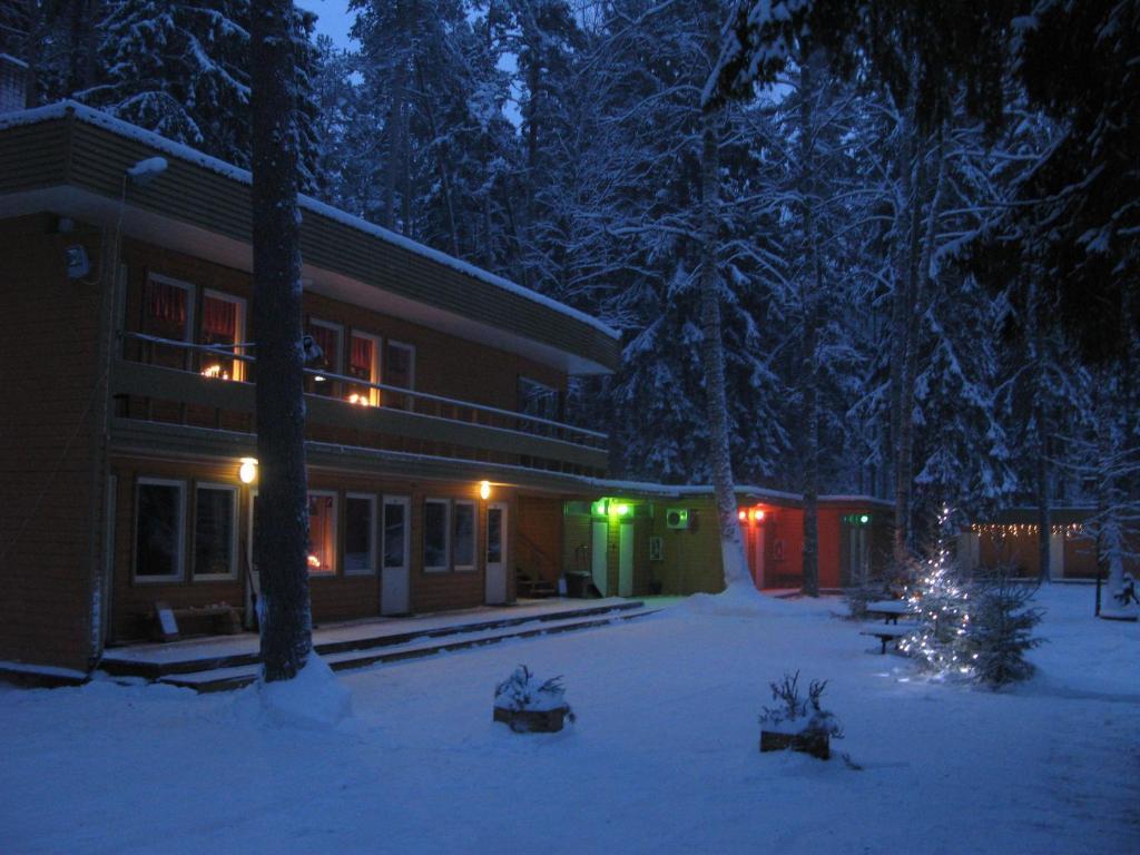 Taevaskoja Salamaa Hotel Polva Exterior photo